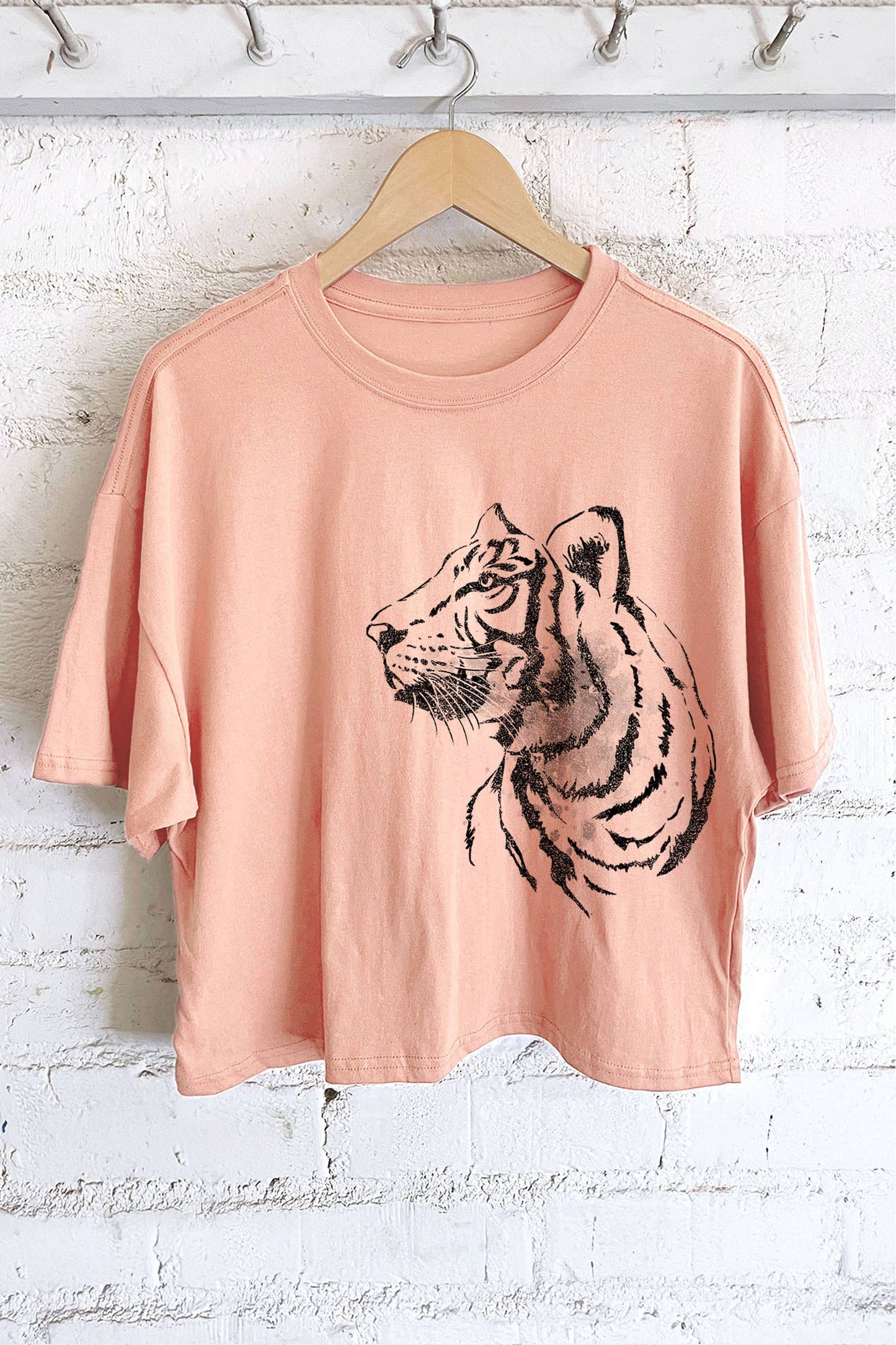 TIGER GRAPHIC LONG CROP TOP