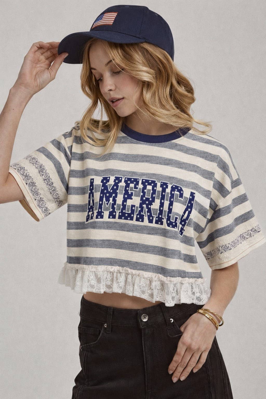 STRIPED AMERICA LETTERING PRINT 4TH OF JULY TOP WITH LACE