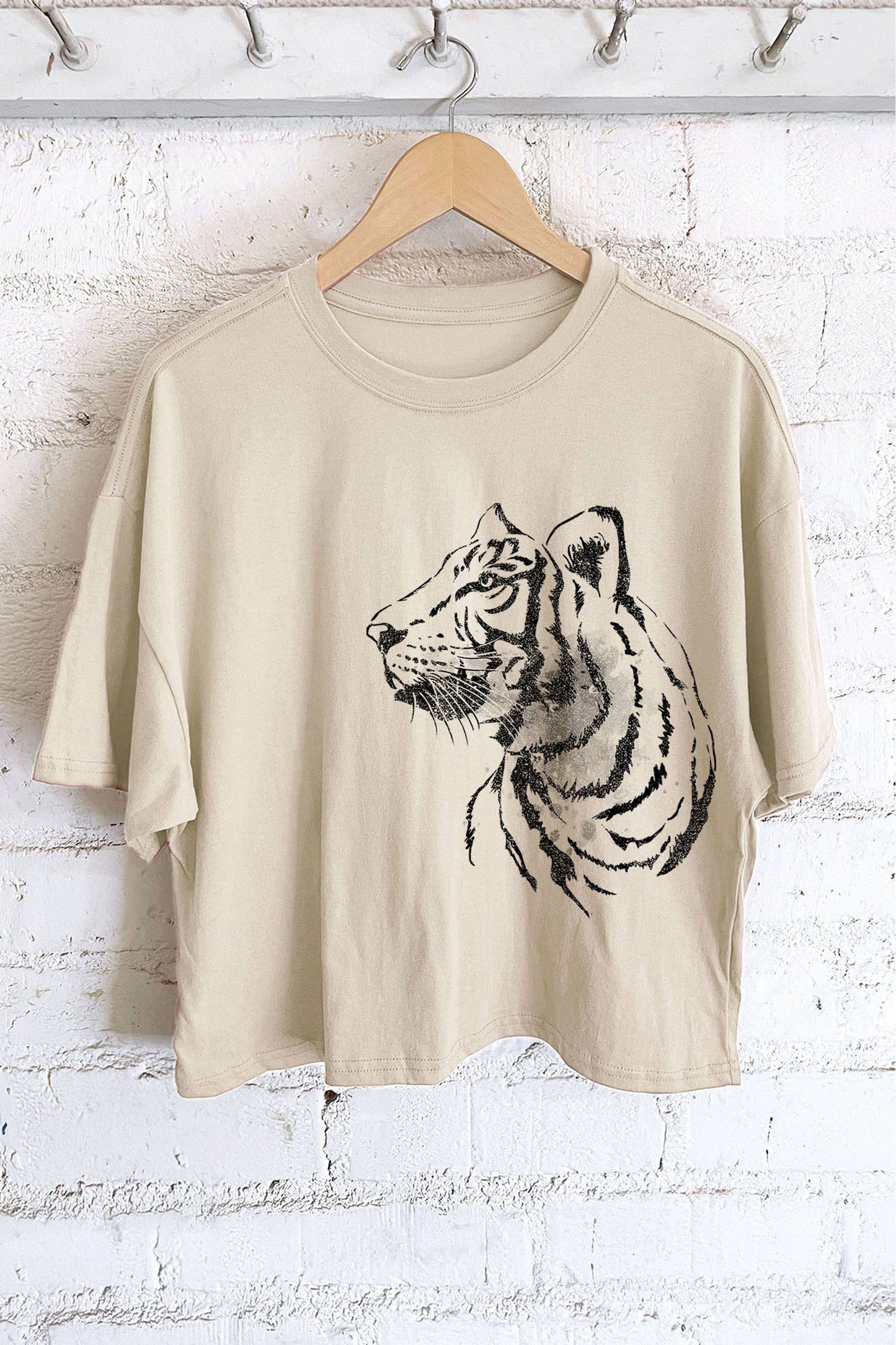 TIGER GRAPHIC LONG CROP TOP