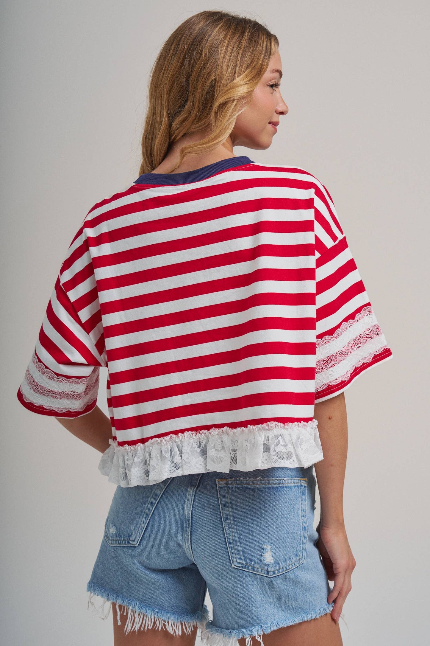 STRIPED AMERICA LETTERING PRINT 4TH OF JULY TOP WITH LACE