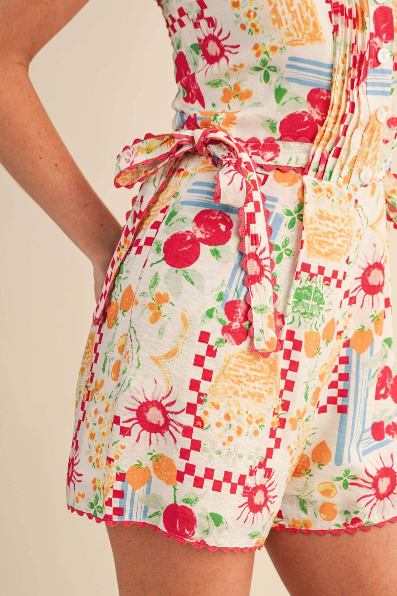 SCALLOP TRIM ROMPER
