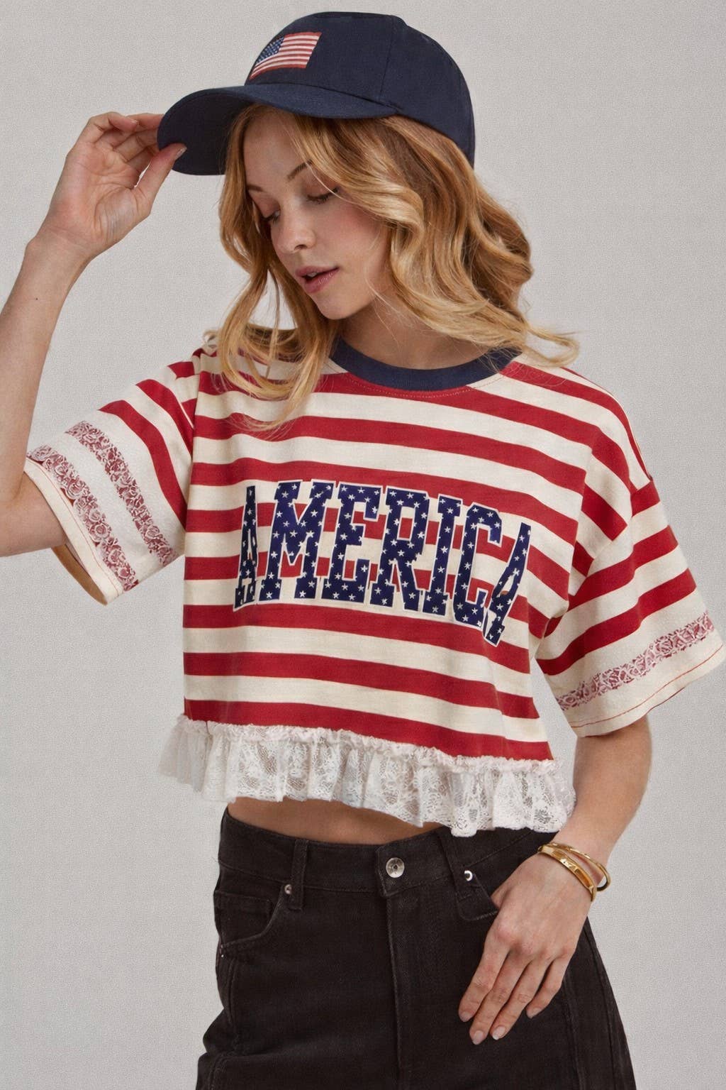 STRIPED AMERICA LETTERING PRINT 4TH OF JULY TOP WITH LACE
