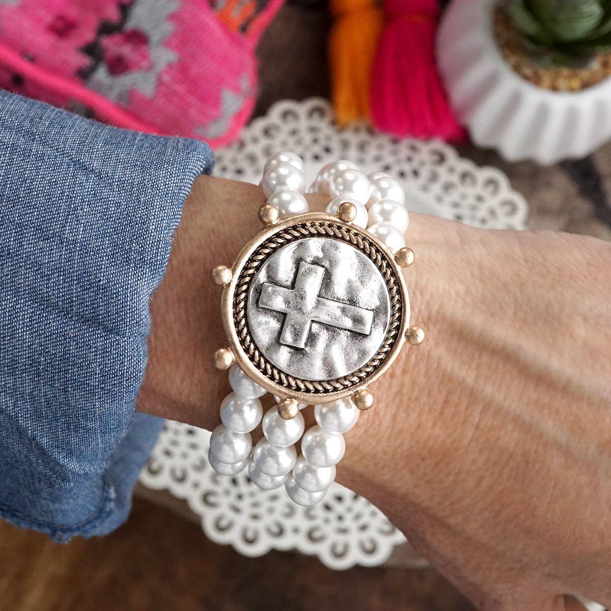 Gracebound – Cross Statement Bracelet