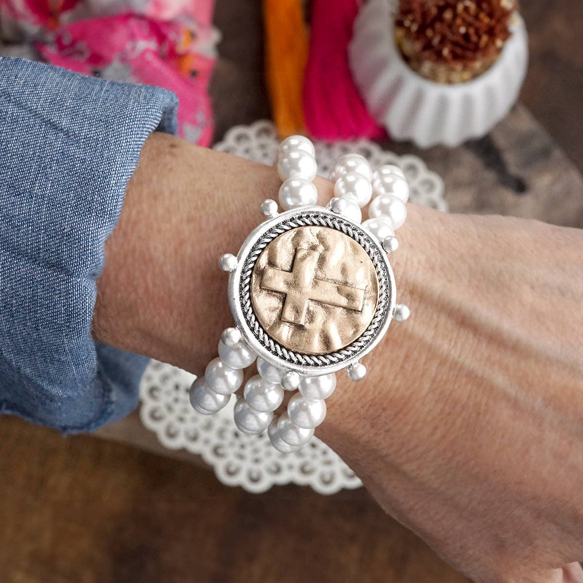 Gracebound – Cross Statement Bracelet