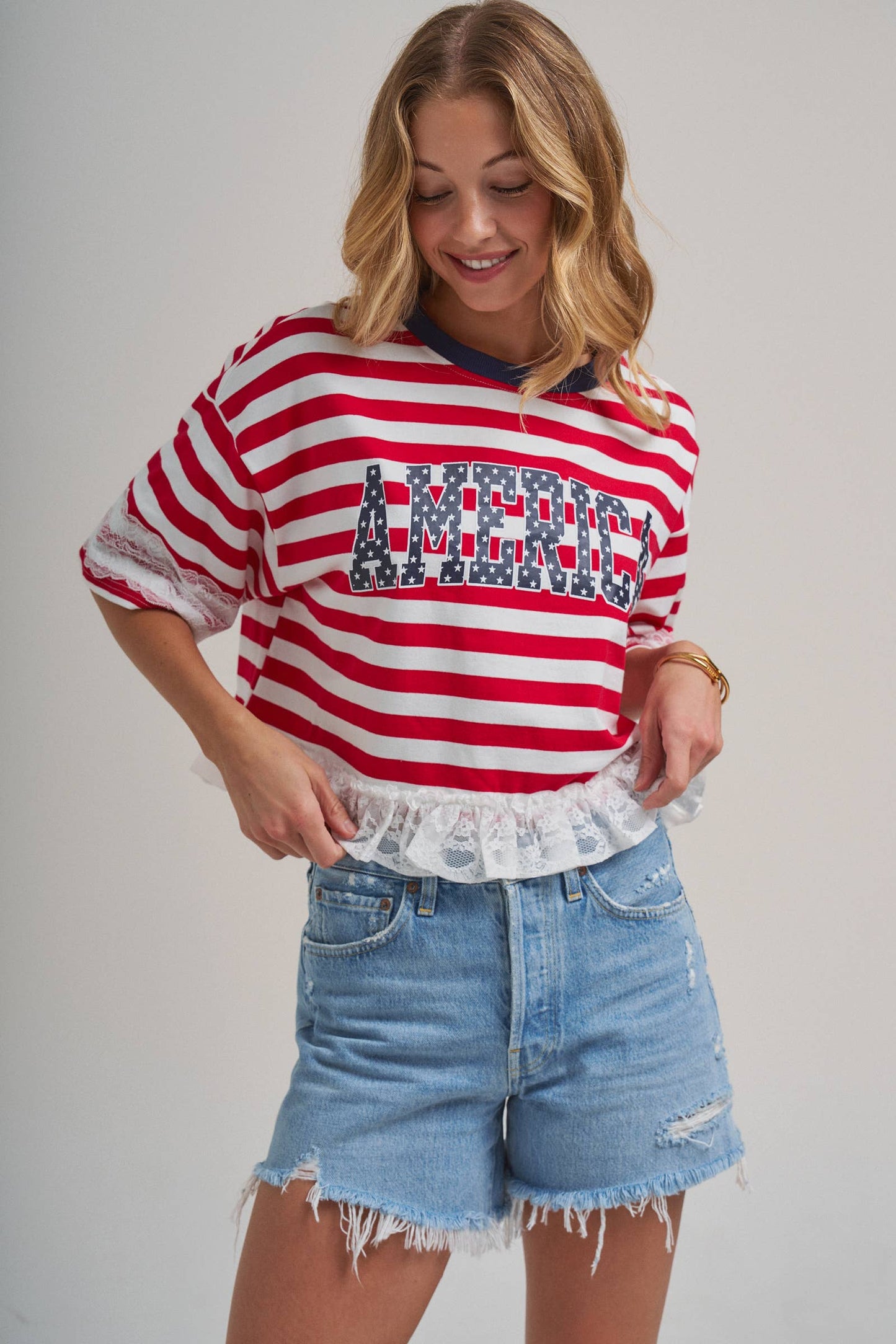 STRIPED AMERICA LETTERING PRINT 4TH OF JULY TOP WITH LACE