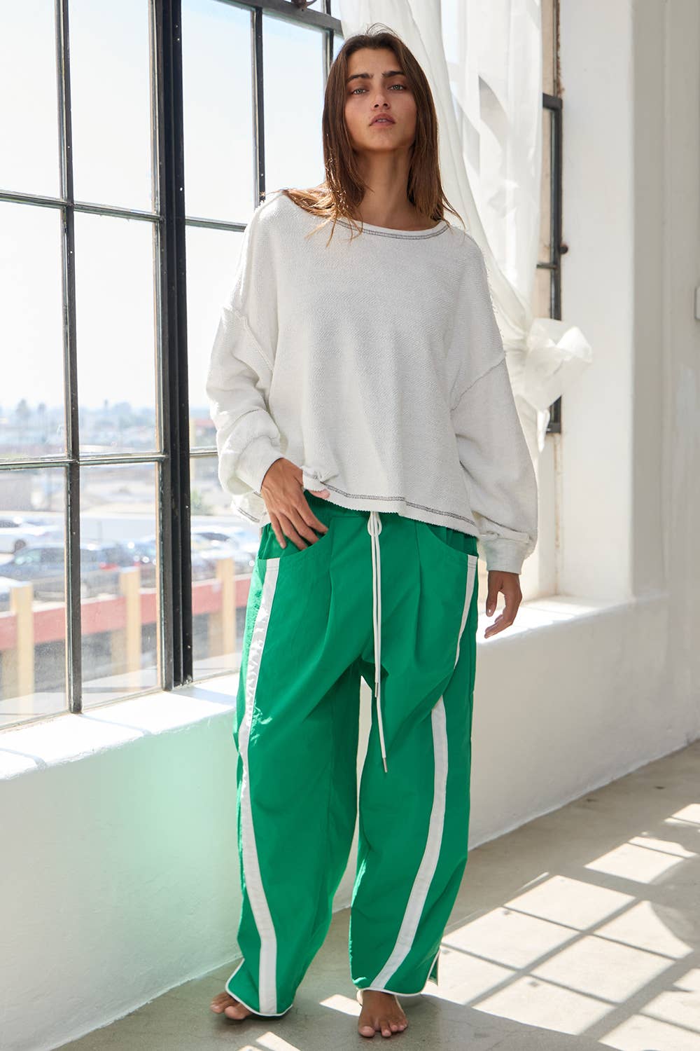 IP5540 | Windbreaker Pants With Contrast Stripe