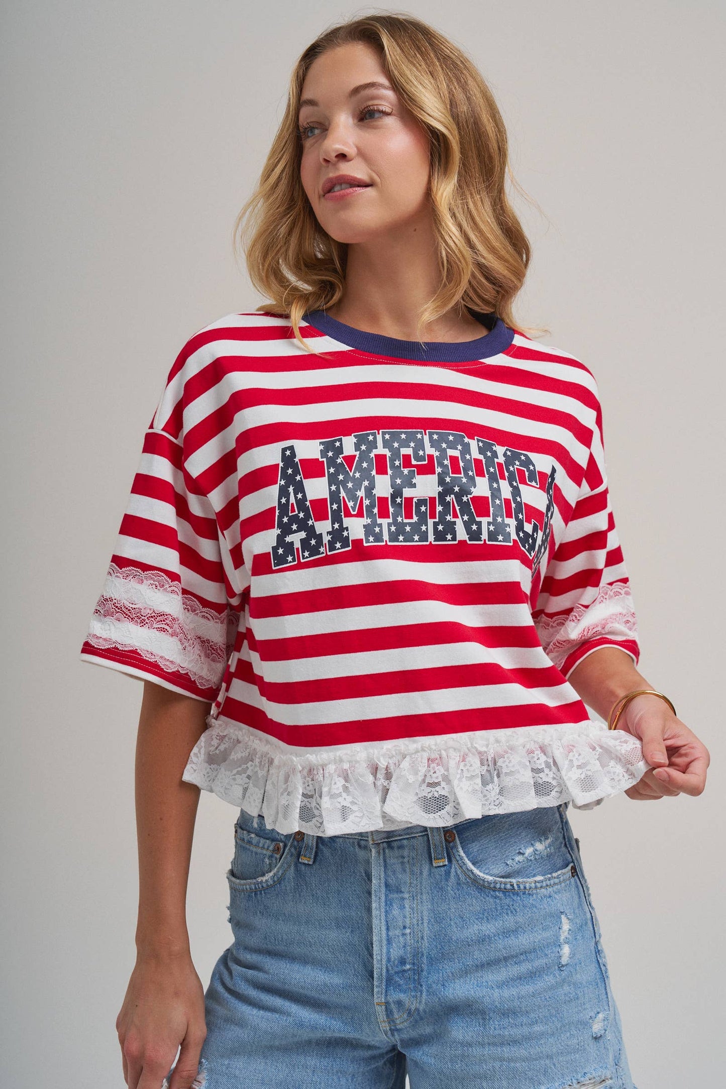 STRIPED AMERICA LETTERING PRINT 4TH OF JULY TOP WITH LACE