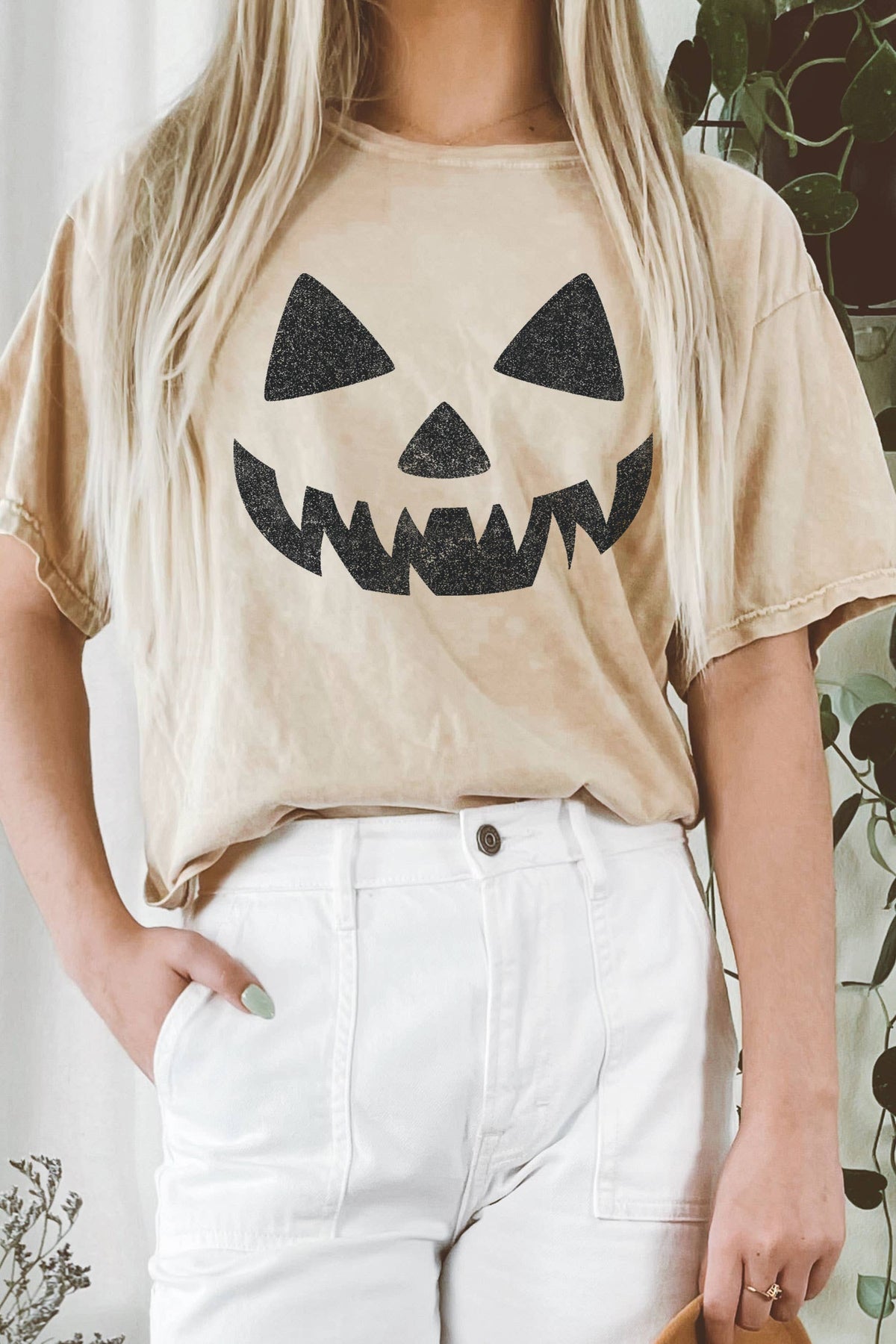 JACK O LANTERN MINERAL GRAPHIC LONG CROP TOP