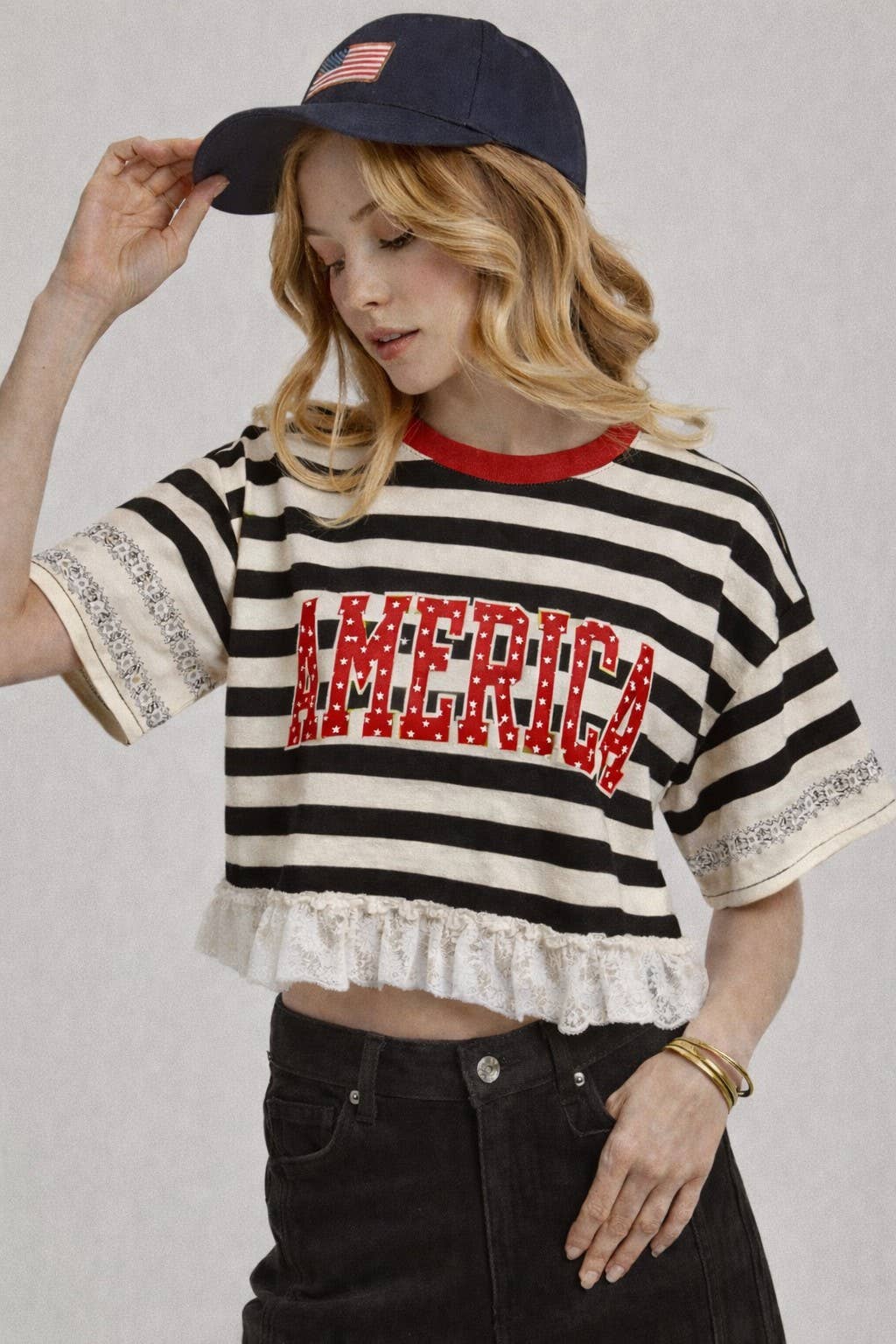 STRIPED AMERICA LETTERING PRINT 4TH OF JULY TOP WITH LACE