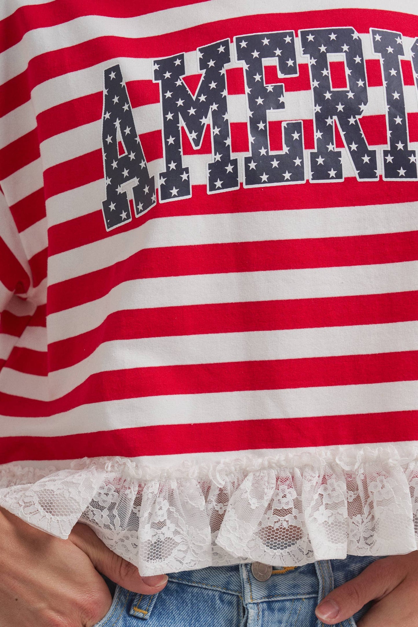 STRIPED AMERICA LETTERING PRINT 4TH OF JULY TOP WITH LACE