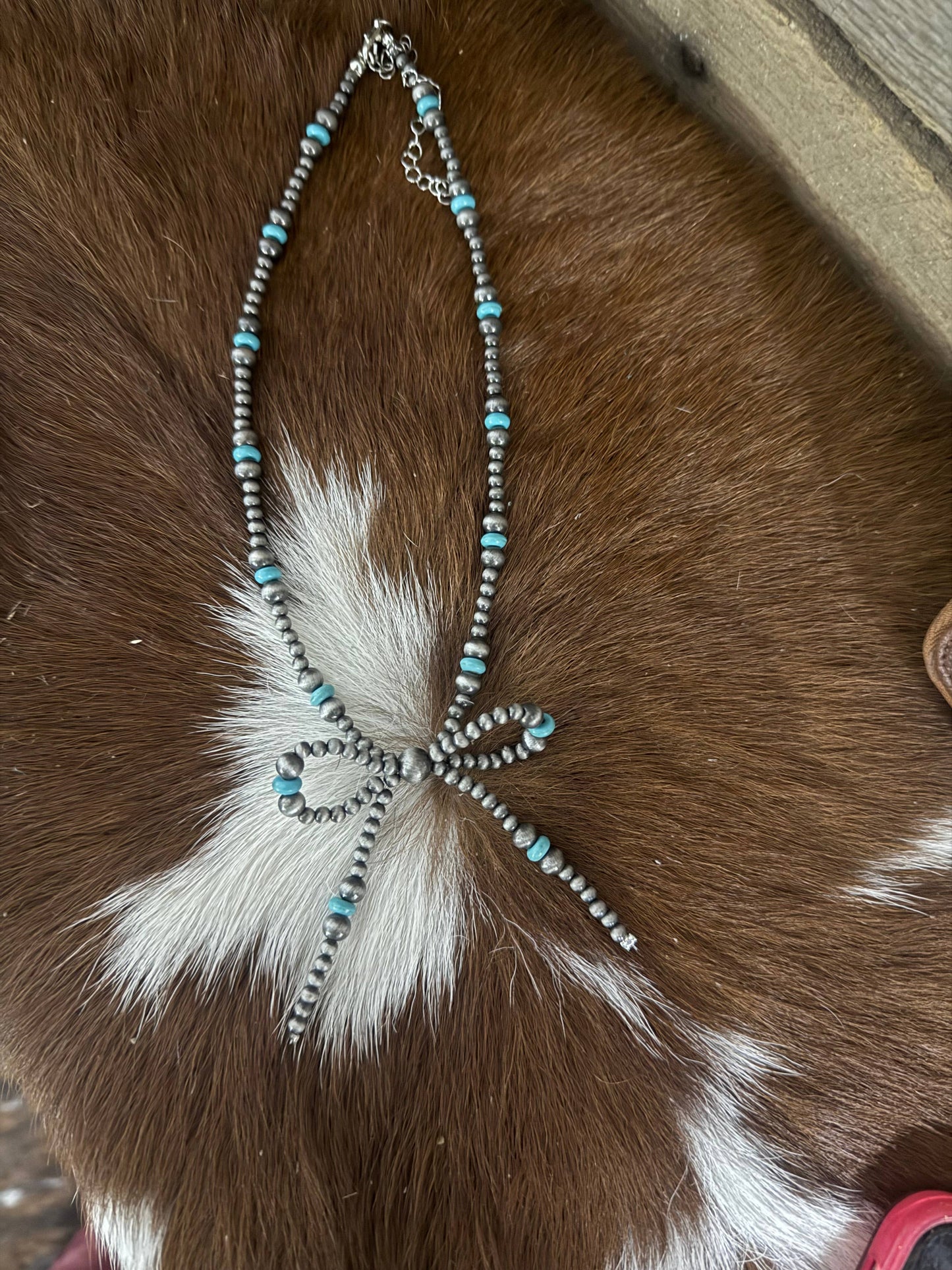 Western Bow Necklace